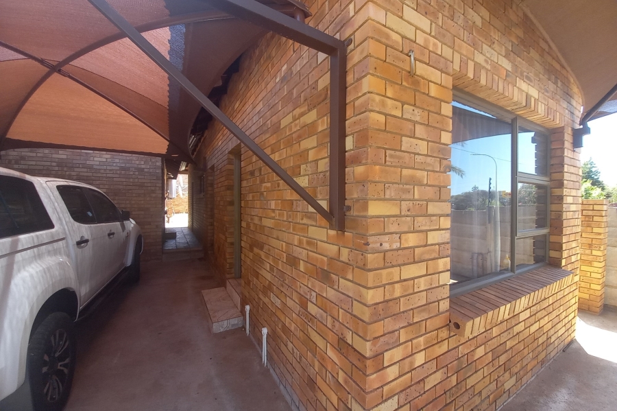 4 Bedroom Property for Sale in Minerva Gardens Northern Cape